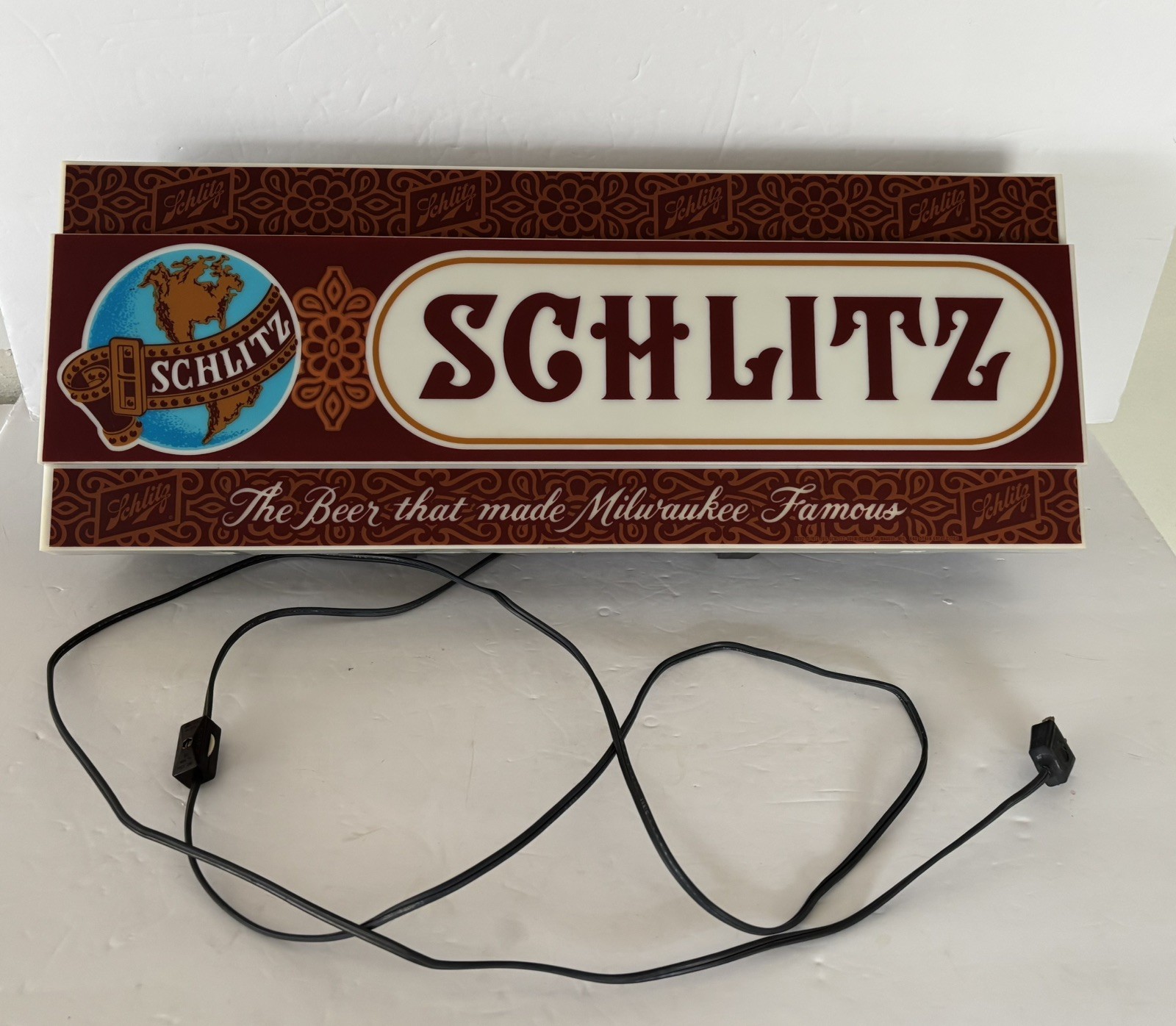 VINTAGE ADVERTISING SCHLITZ BEER LIGHTED ELECT SIGN WORKS 22” X 8.5”