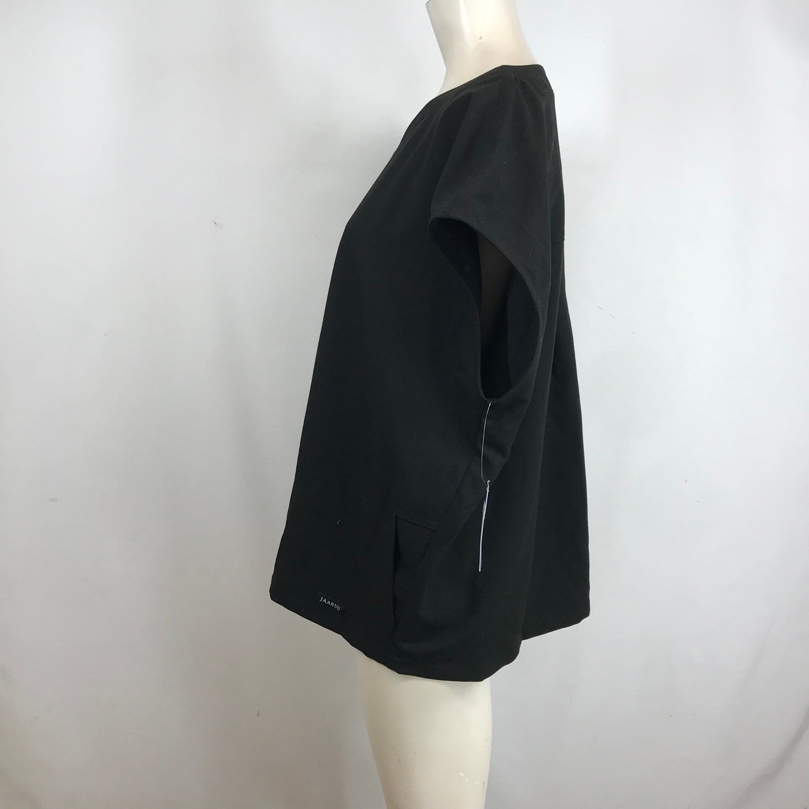 Jaanuu Womens Black V-Neck Scrub Top Relaxed Fit Side Pockets Size Large NWT