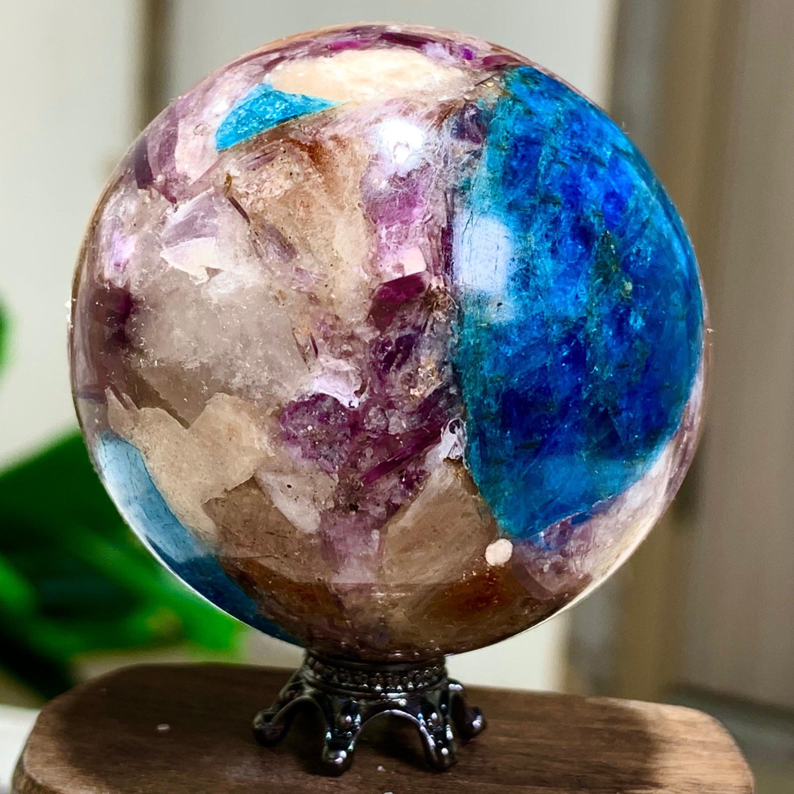 156G Natural Blue Aptite +Sun Stone purple lepidolite Sphere mineral sample