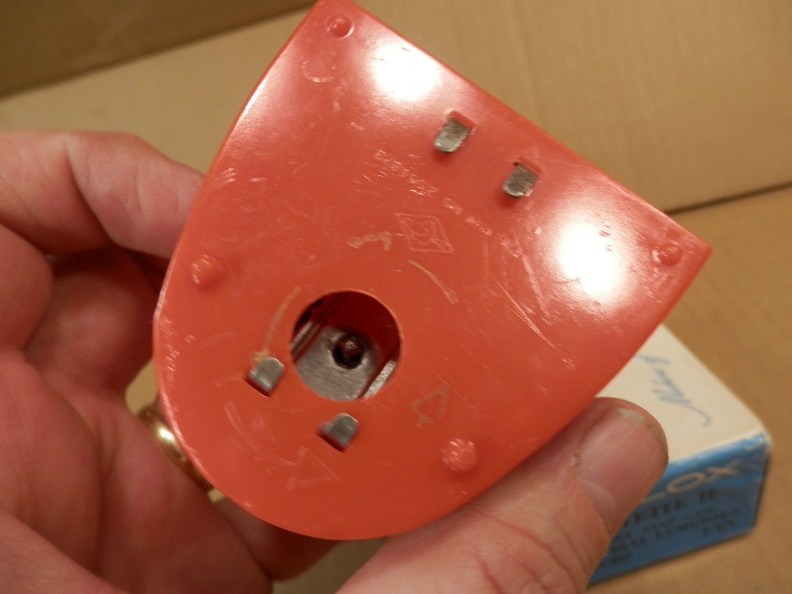 Vintage YAKITY-YAK TALKING CHATTERING TEETH Toy In Westclox Travette II Box