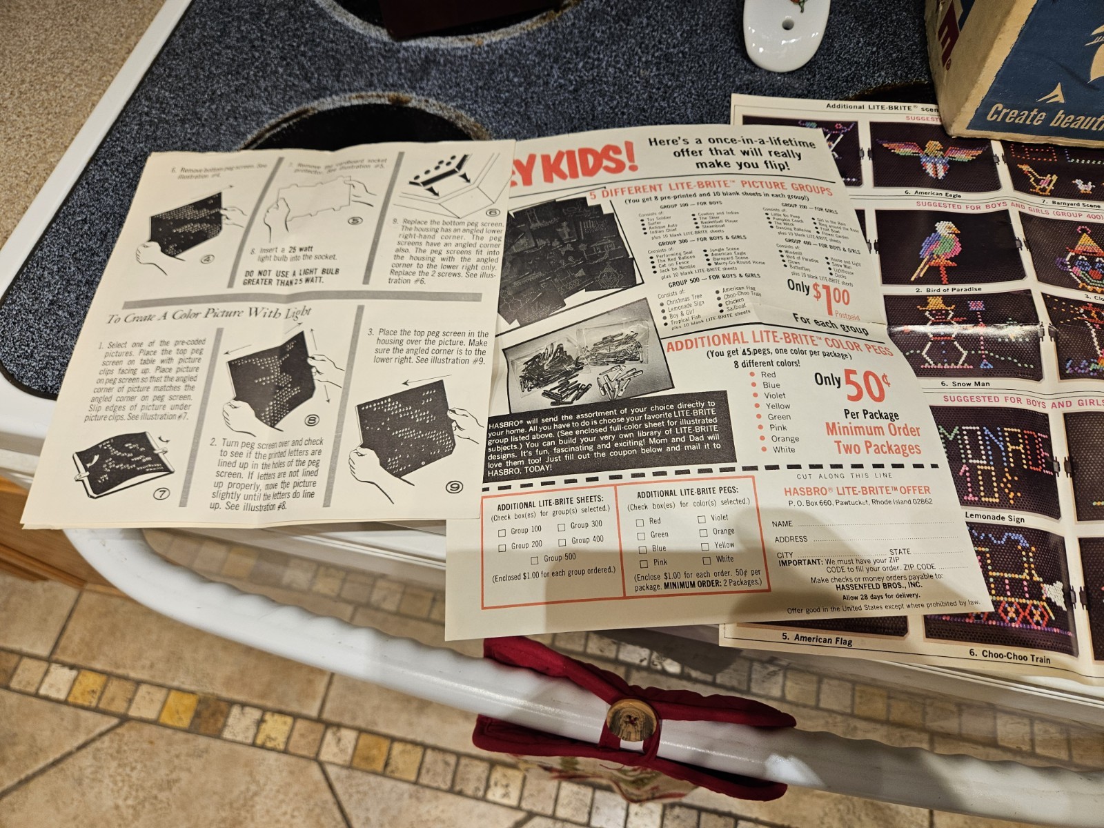Vintage ORIGINAL 1967 "LITE BRITE" Hasbro Toy Light Bright BUGS/REFILLS/PEGS!!!!