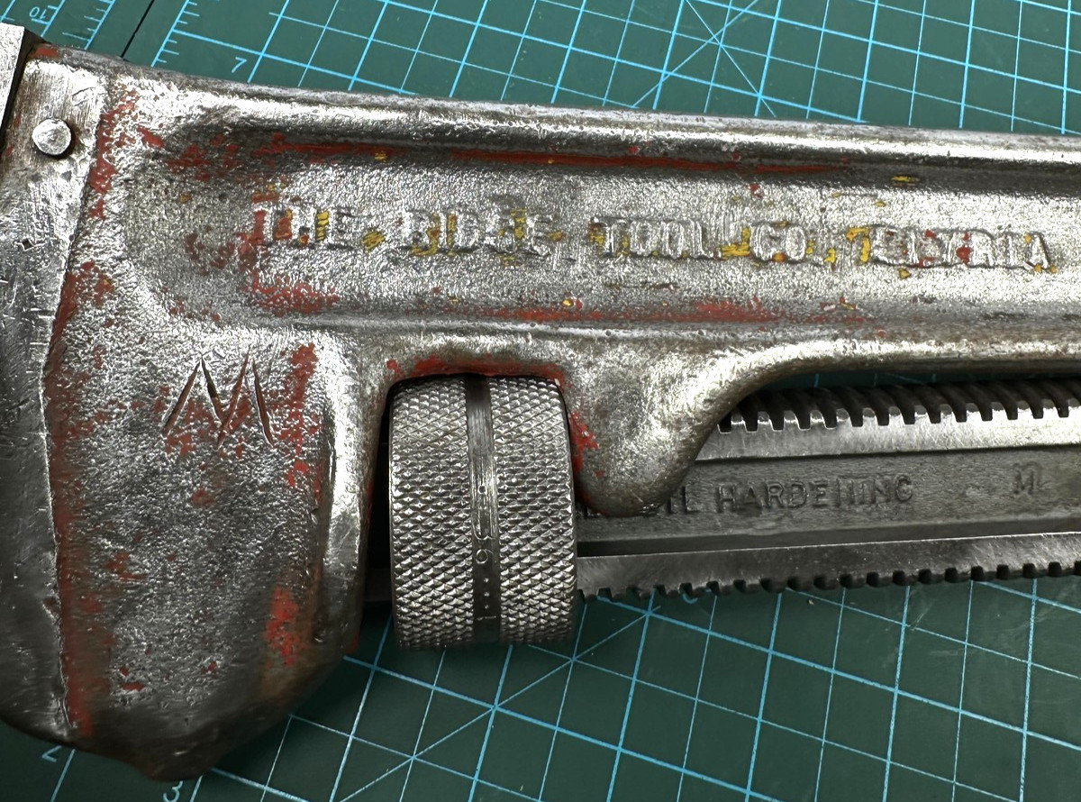 RIDGID 36 In Heavy Duty Pipe Wrench Adjustable Cast Iron Silver Made In USA