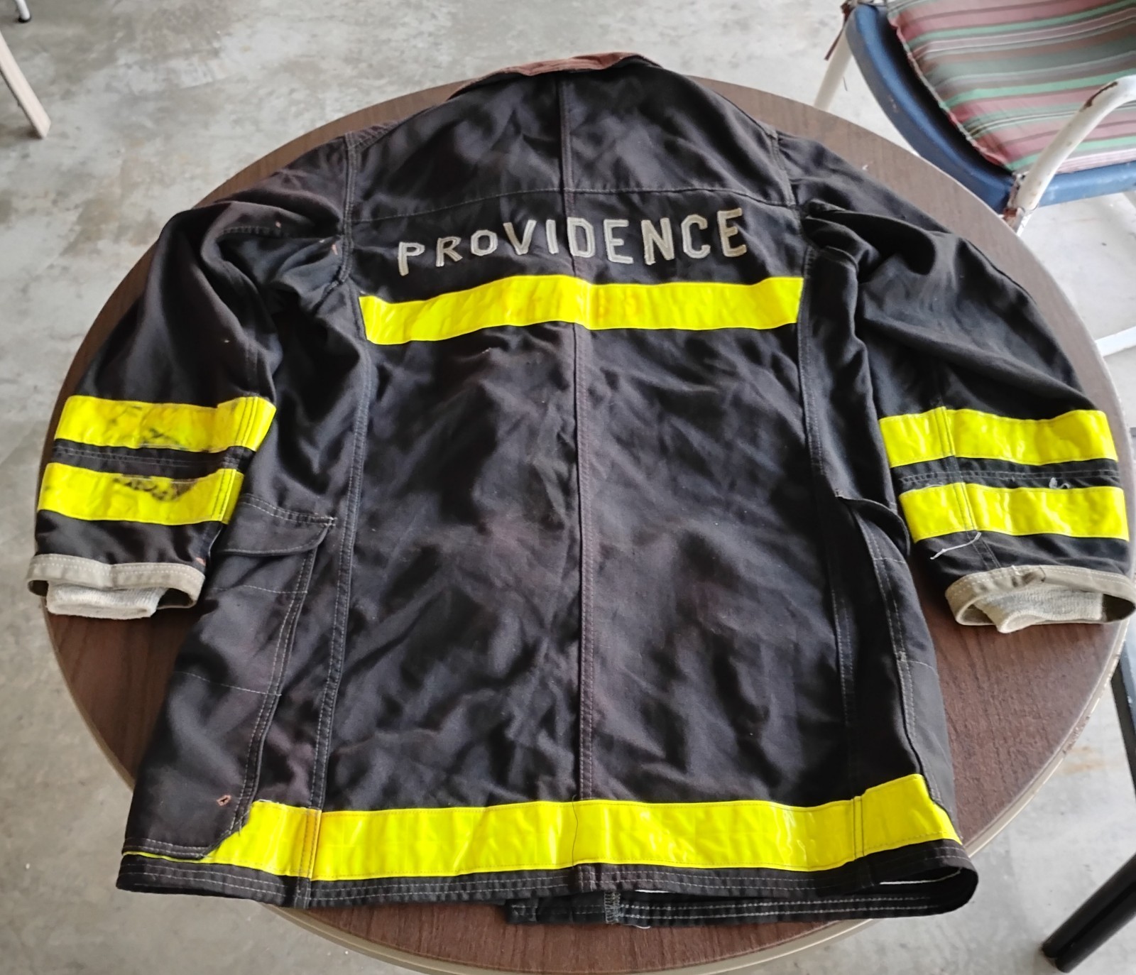 VINTAGE GLOBE MEN'S Sz. 38 PROVIDENCE, RI. FIREFIGHTER BUNKER TURN OUT JACKET
