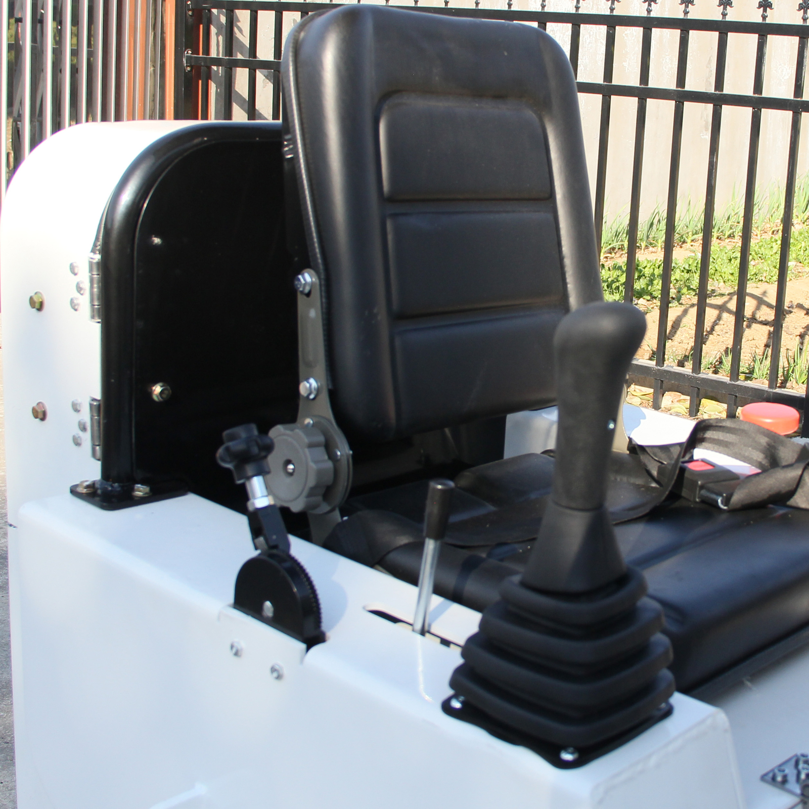 Mini Skid Steer Loader Riding Tracked Loader for Landscaping