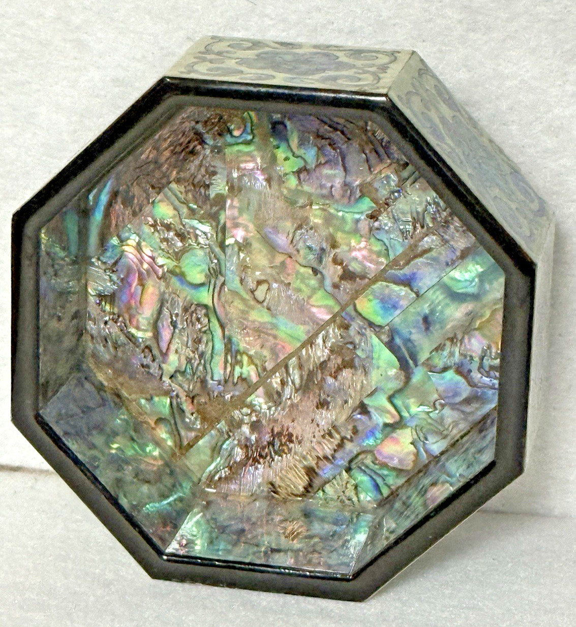 Floral ASIAN LACQUERED OCTAGON Trinket Jewelry BOX MOTHER OF PEARL INLAY