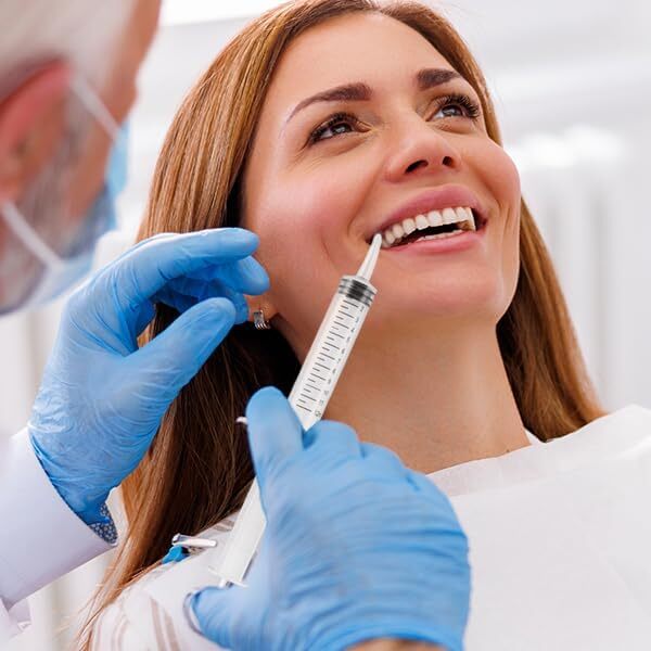 10Pcs Dental Irrigation Syringes Long Curved Tips Syringe Measurement 12CC