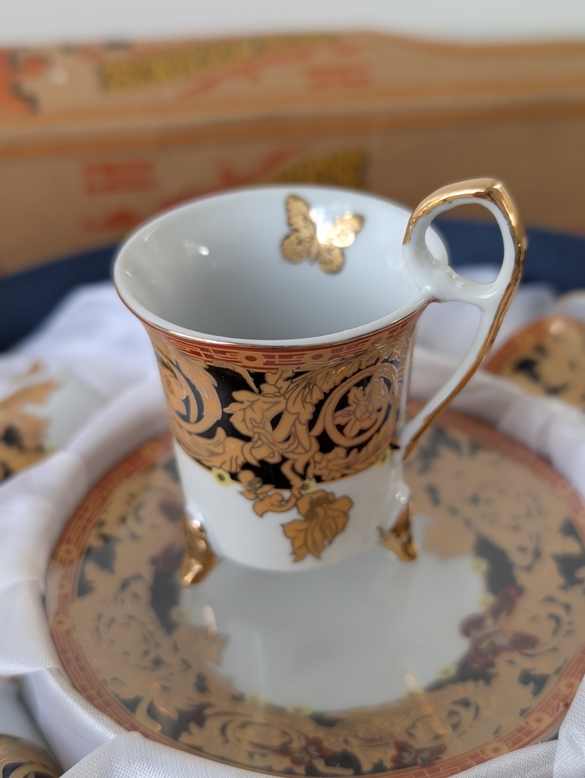 Fine Italian Porcelain Set of 6 Espresso Cups & Saucers