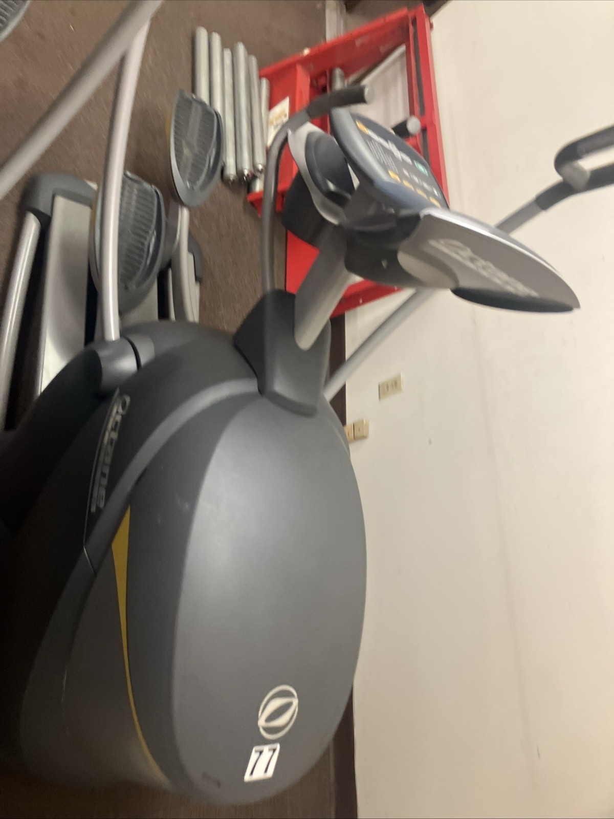 Octane Pro 4700 Elliptical Crosstrainer - SHIPPING NOT INCLUDED