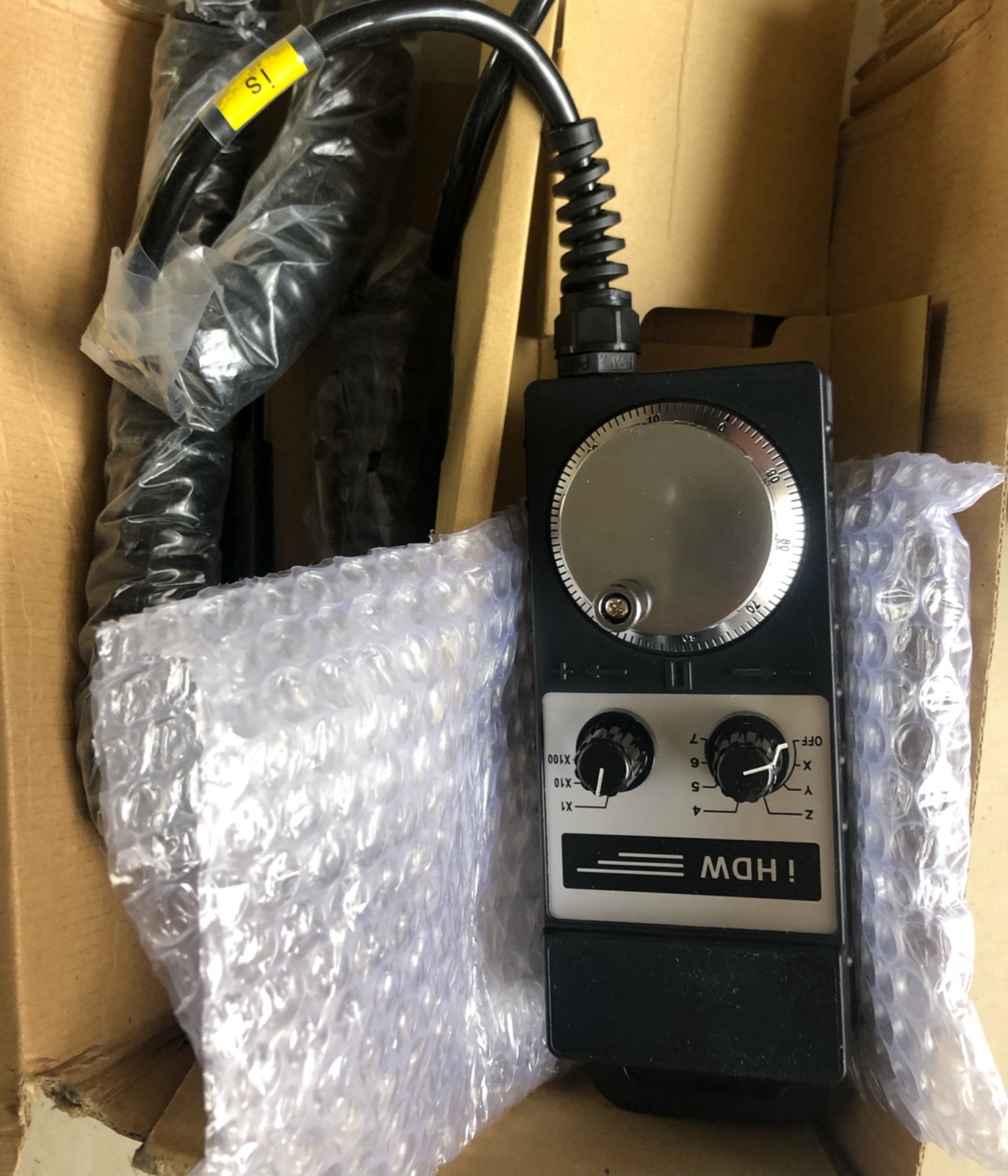 NEW IHDW-BBA4S-IM Electronic Hand Wheel MPG Electronic Hand-Held