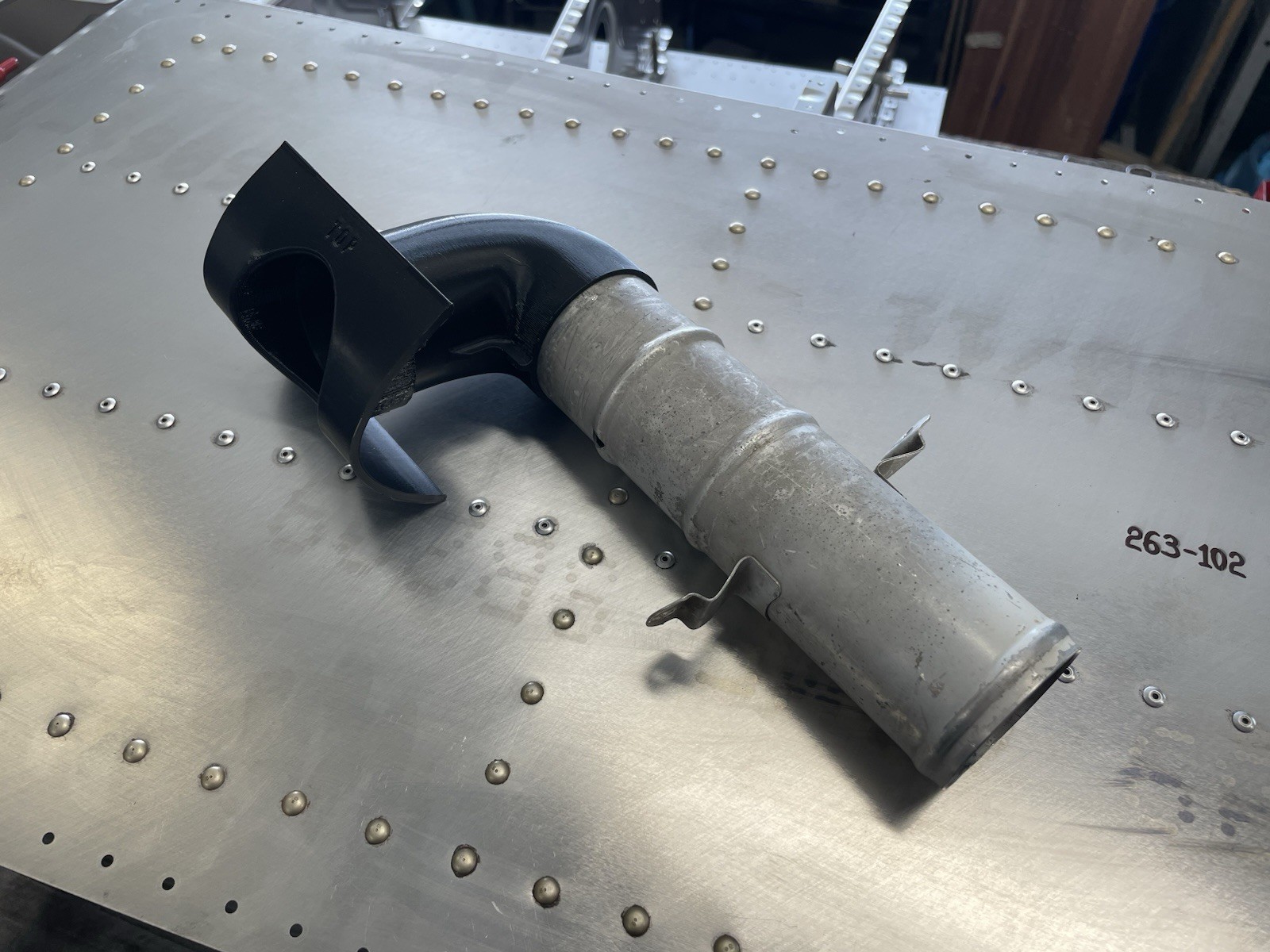 ✈️ CESSNA PN: 0522200-1 ; 150 , 152 , 172 , 182 , 210 CABIN AIR ELBOW FITTING