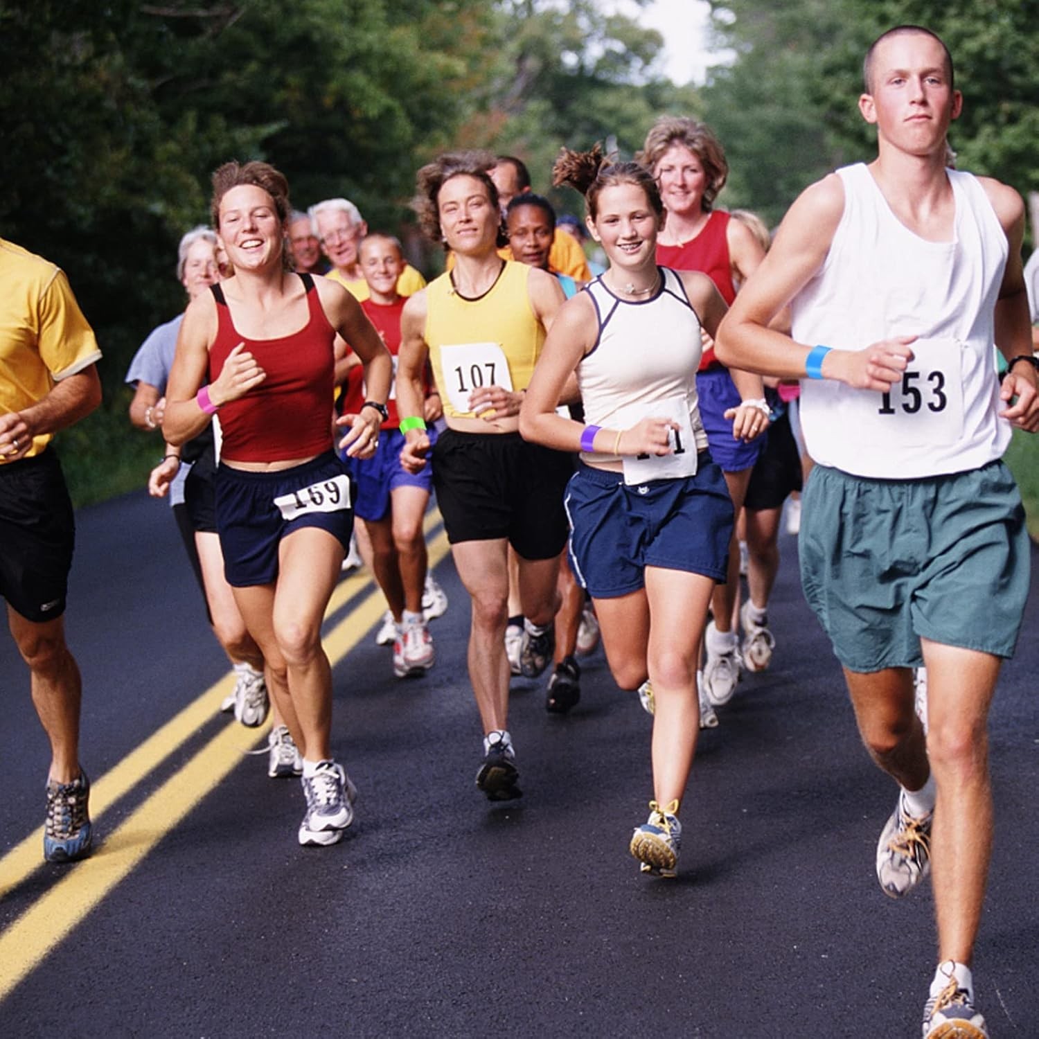 1400 Packs Paper Wristbands for Events, 7 Colors Waterproof Neon Party Wristb...