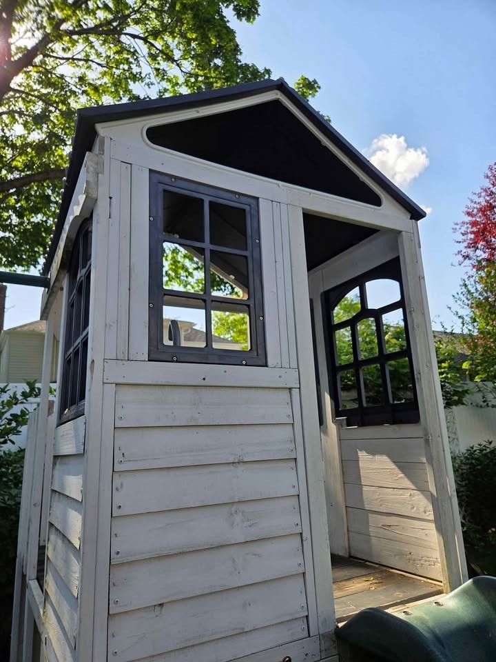 Kidkraft Woodland View Playhouse with Kitchen and Table Feature, Two Levels Dura