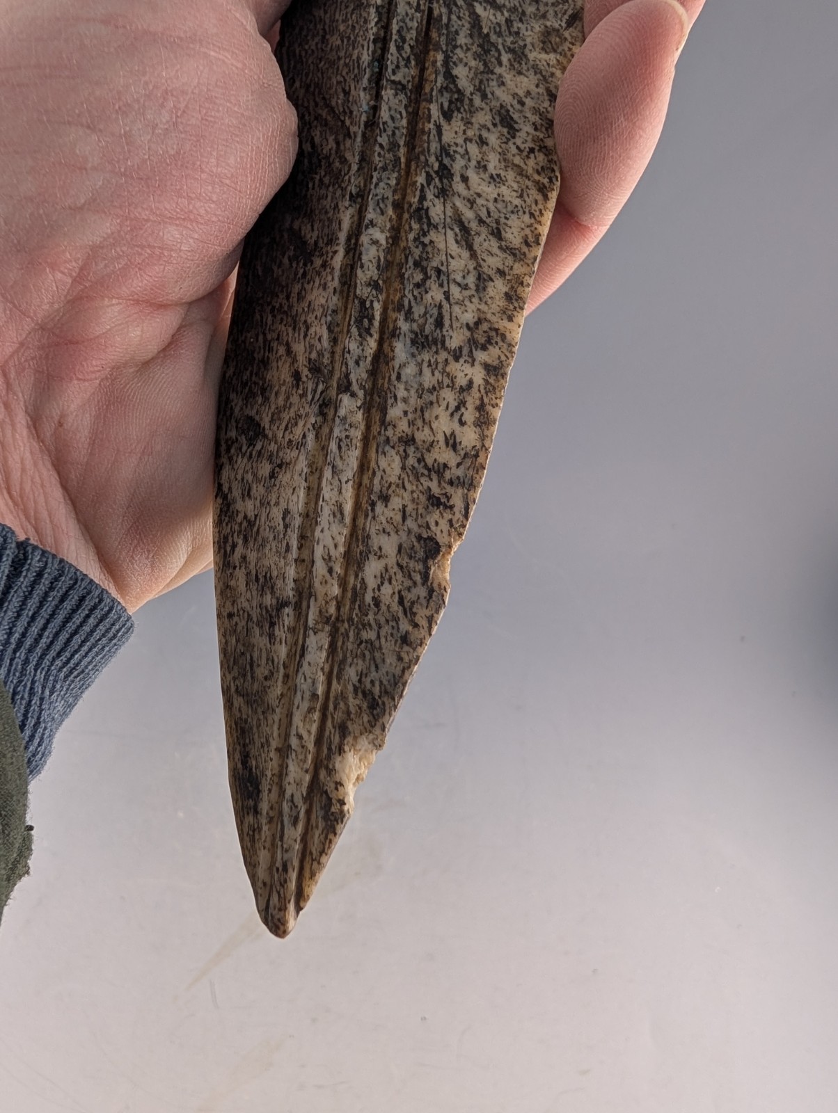 ANTIQUE NORTHWEST COAST CARVED EFFIGY DAGGER