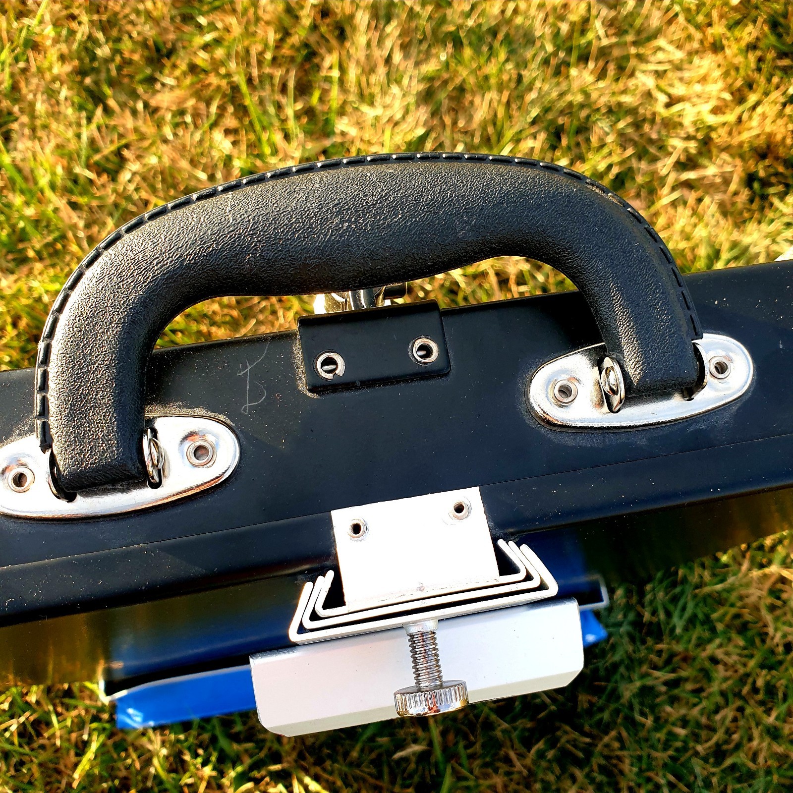 PORTABLE ARTIST EASEL - FULLY ADJUSTABLE STURDY ALUMINUM GREAT CONDITION - ROLFS