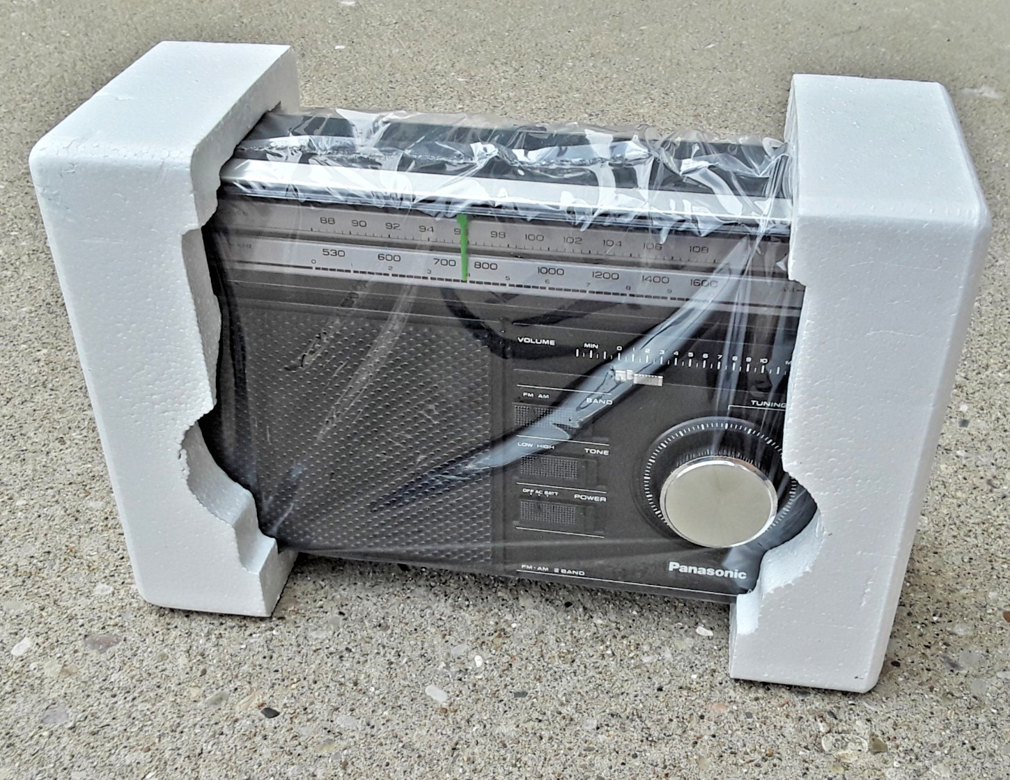 Vintage Panasonic RF-569 AM/FM Portable Radio New Sealed