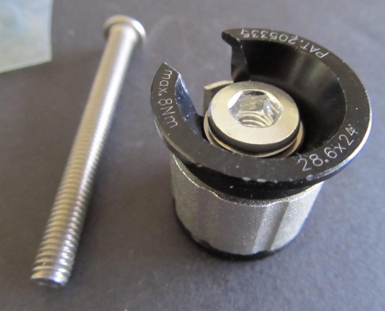 Tout Terrain The Plug III - Stem-Mount USB Charger for Dynamo Hub