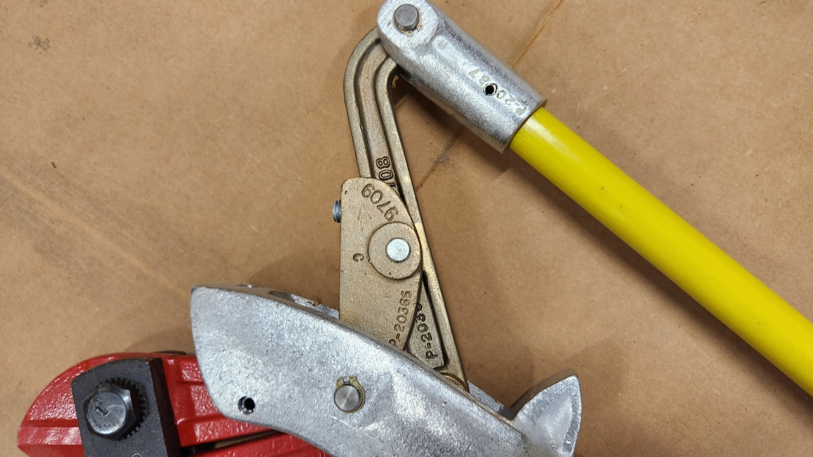 NEW Hastings 10672 5' Heavy Duty Lever Handle Wire Cutter Jaw 10mm Lineman Tool