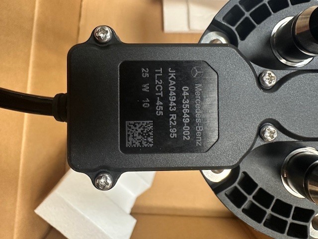 DEF HEADER ASSY OEM FREIGHTLINER 04-35649-002 04-31354-004