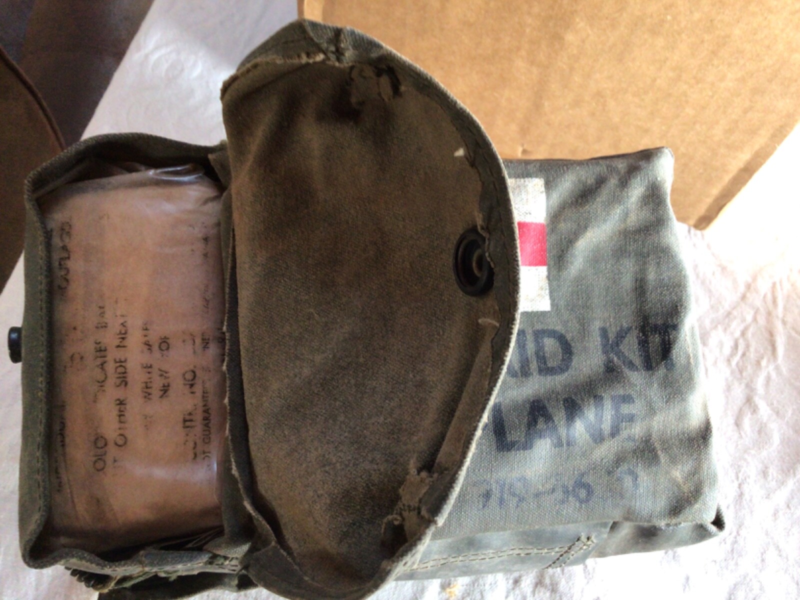 Vietnam U.S Airplane FIRST AID KIT-WITH UNOPENED SUPPLIES