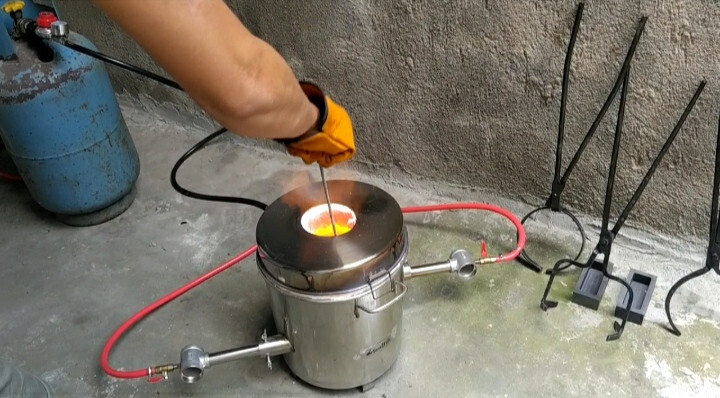 8 KG Gas Metal Melting Furnace Propane Forge Casting Brass Crucible Blacksmith