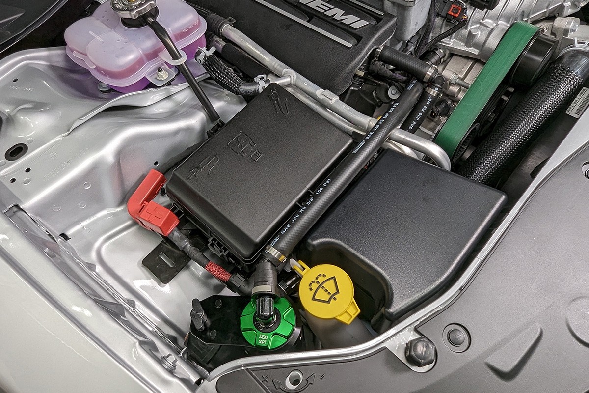 CCS Oil Catch Can Kit for Dodge Charger & Challenger 6.2L Hemi Hellcat, Redey...