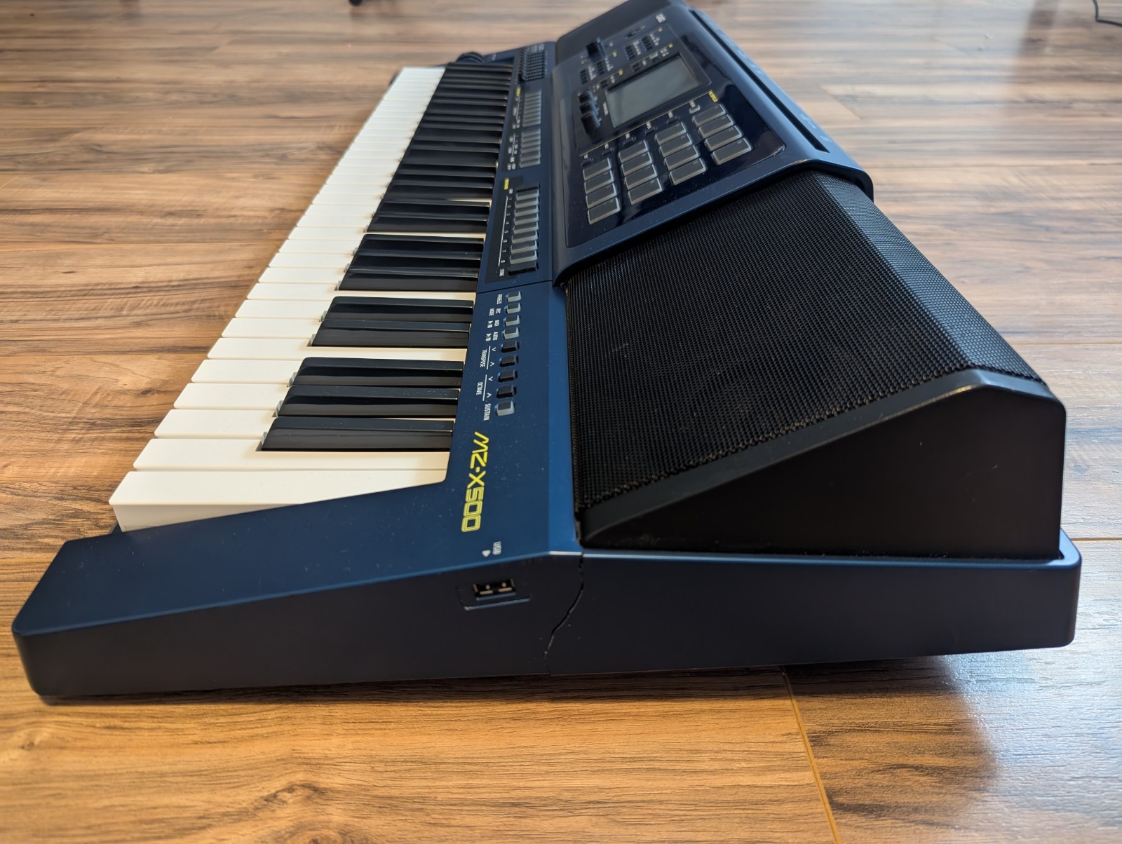 Casio MZ-X500 61-Key Workstation Keyboard, Used, Free Shipping