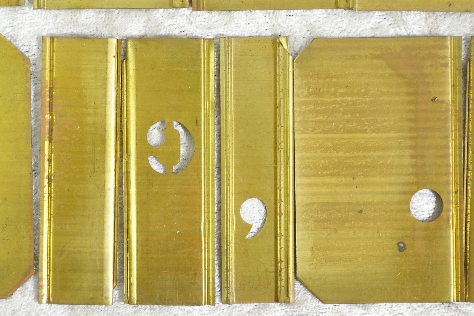 Reese's Brass Interlocking Adjustable Stencils 1" A-Z Letters Spacers & Symbols