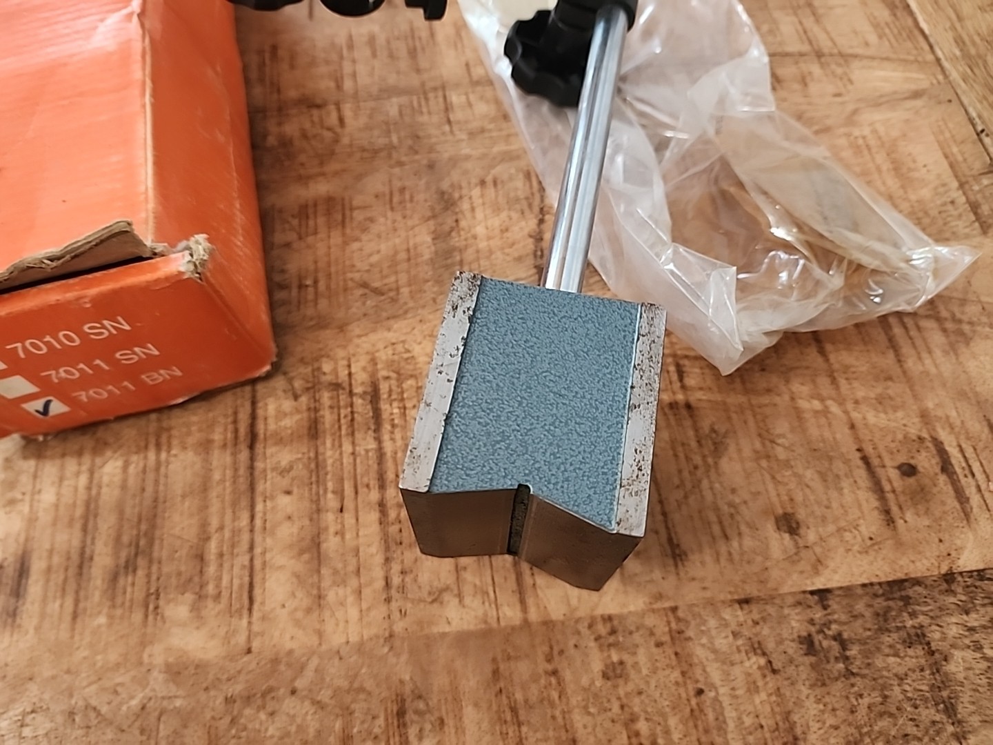 Mitutoyo 7011BN Magnetic Stand Indicator Holder