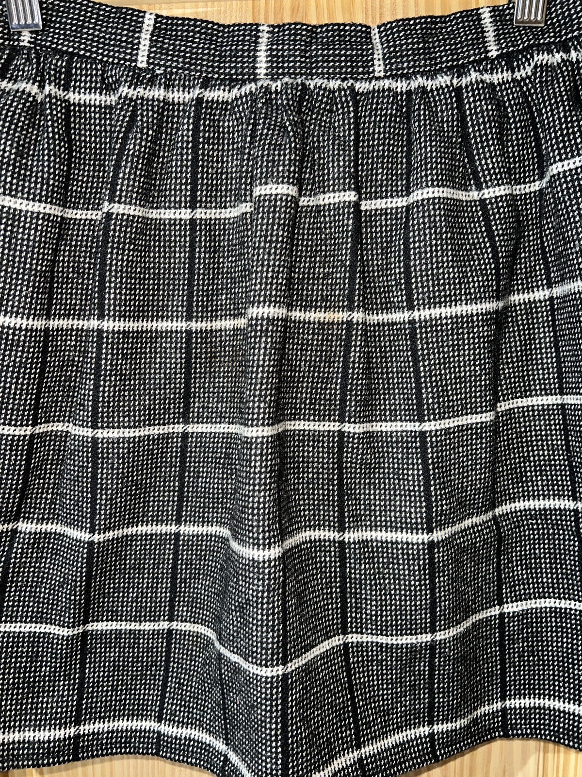 URBAN RENEWAL Wool Blend Plaid Black Mini Skirt Size 10 Lined NWOT