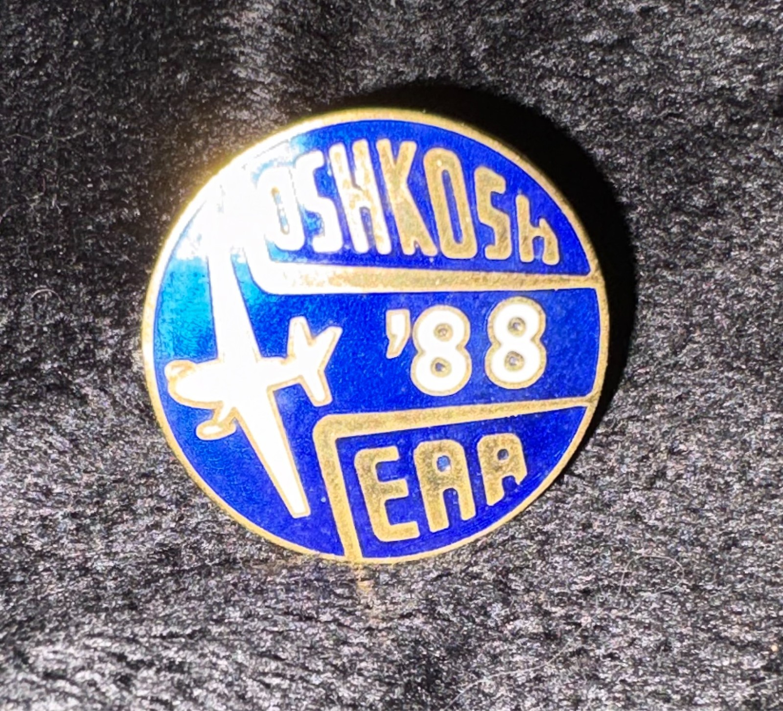1988 Oshkosh Airshow Pin ,  Aircraft Pin , Lapel Pin, Hat Tack