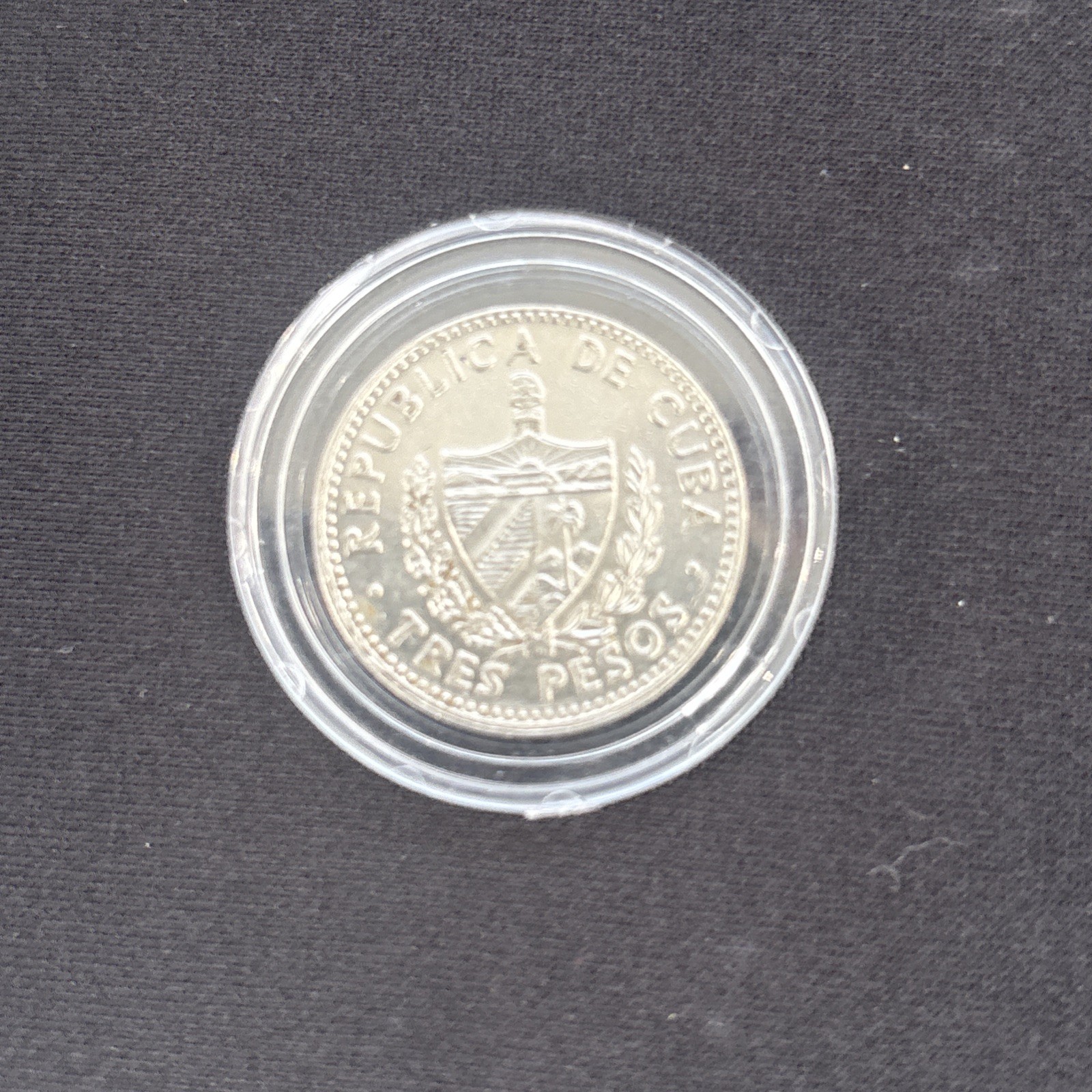 L@@K CENTRAL AMÉRICA BANKNOTES 3 DIFFERENTS 3 PESOS & COIN PRETTYS