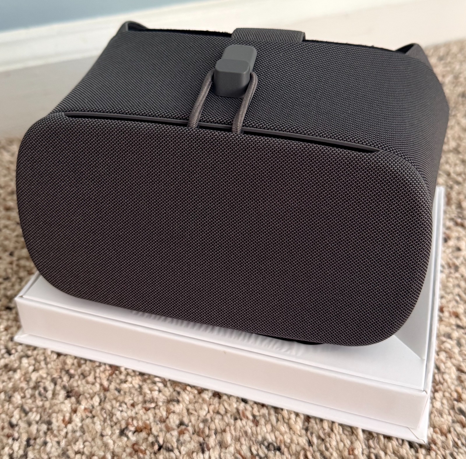 Google Daydream View Smartphone VR Headset with Remote D9SCA