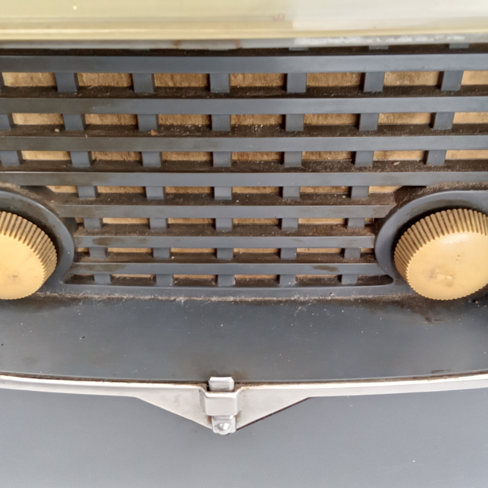 WWII Era Bakelite Portable AM Radio Zenith Tip-Top Holiday Gray 1940s