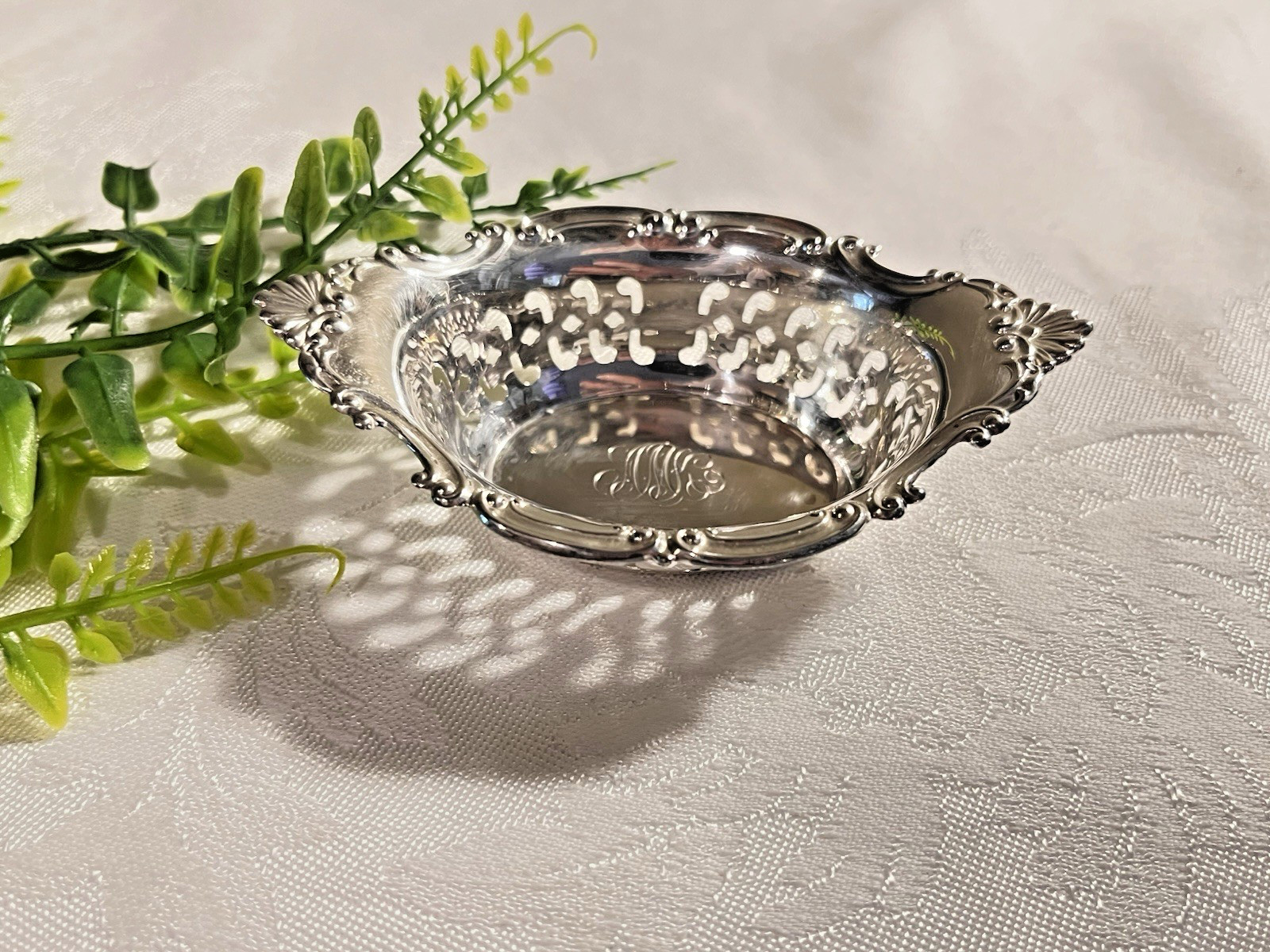 ONE Gorham Sterling Silver Nut Dish 23.5 Gr W/Mono. 3-3/4" X 2-1/2". A 4780