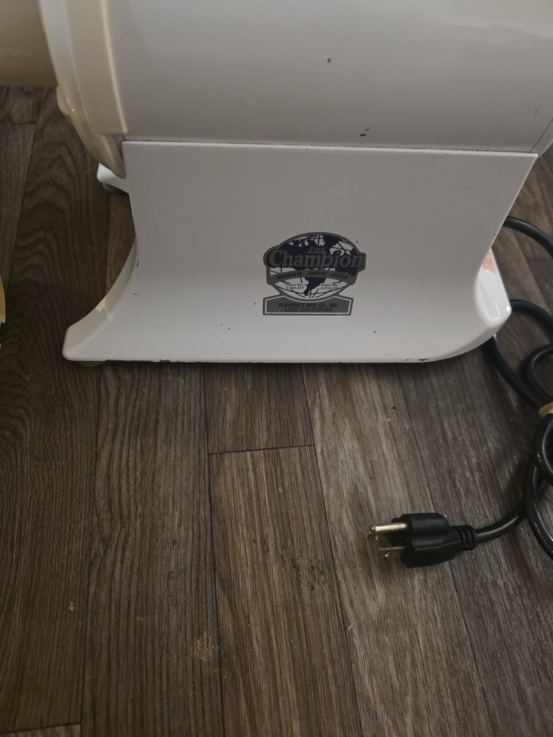 VTG Champion Juicer 1/3 HP Heavy Duty Motor Model G5-PG-710-PN ( Some Staining )