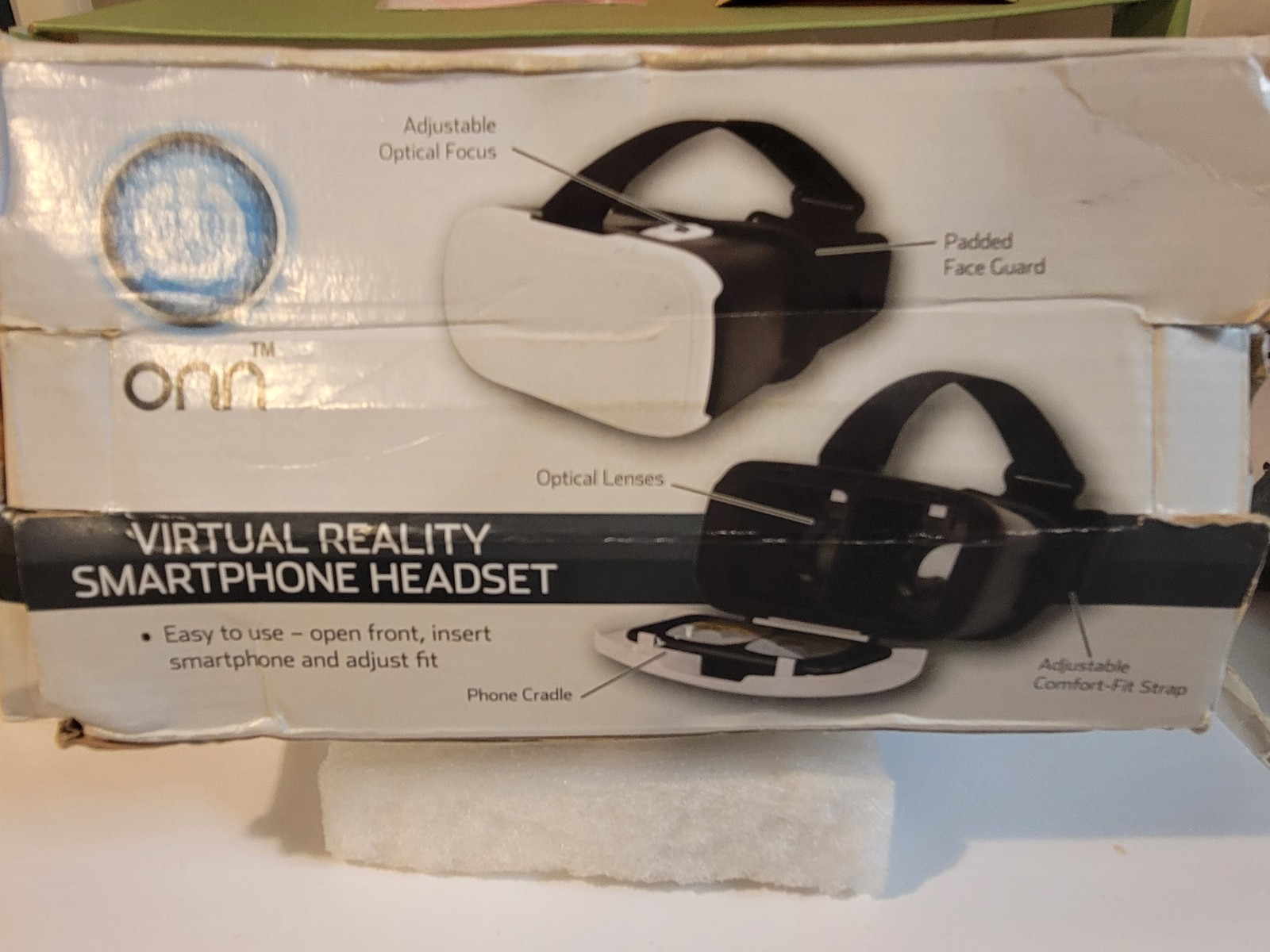 ONN White virtual reality smartphone headset