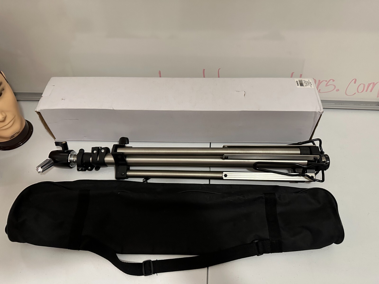 Cosmetology Tripod Stand w/ Carry Bag – Heavy Duty, Adjustable, 3-Section, Tools