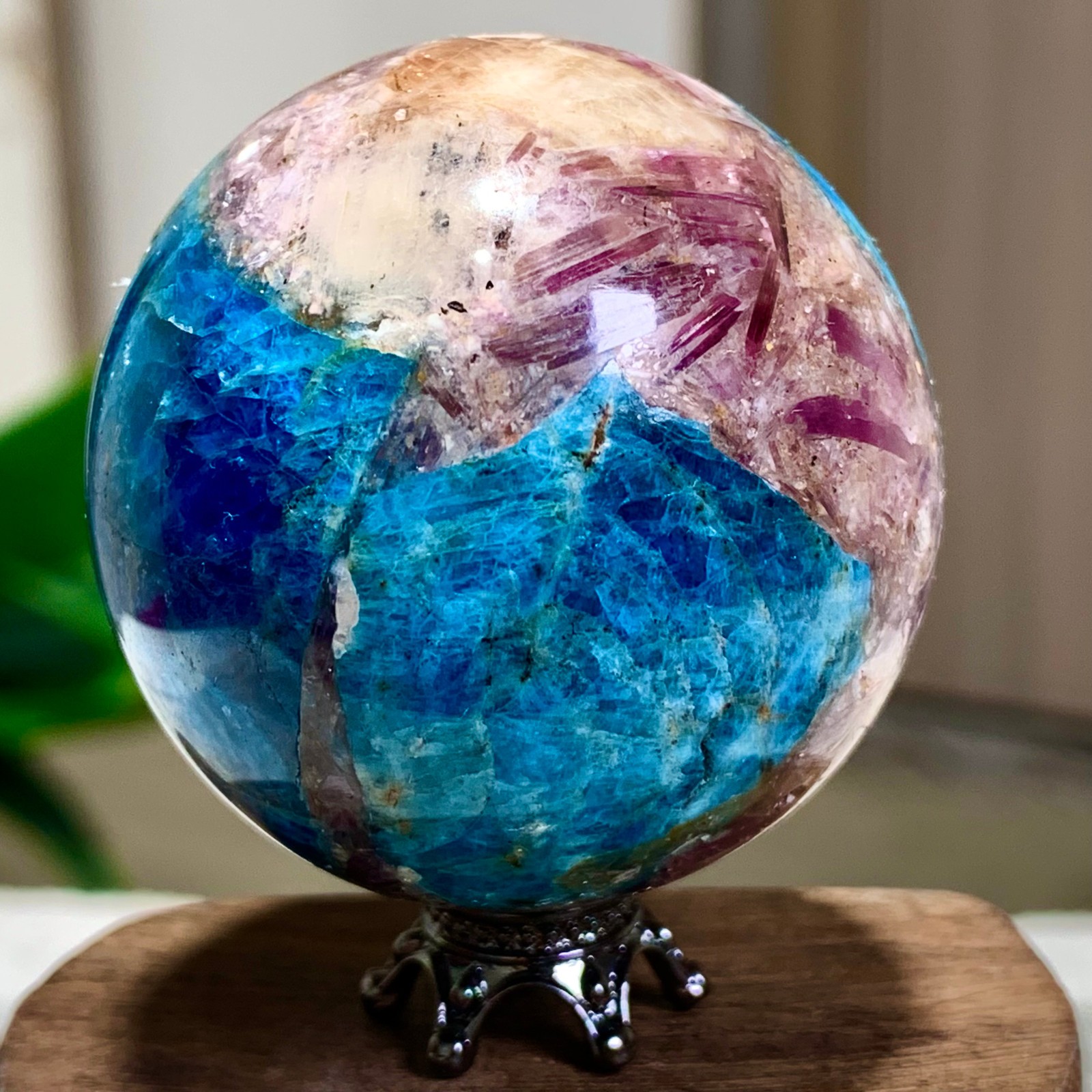 112G Natural Blue Aptite +Sun Stone purple lepidolite Sphere mineral sample