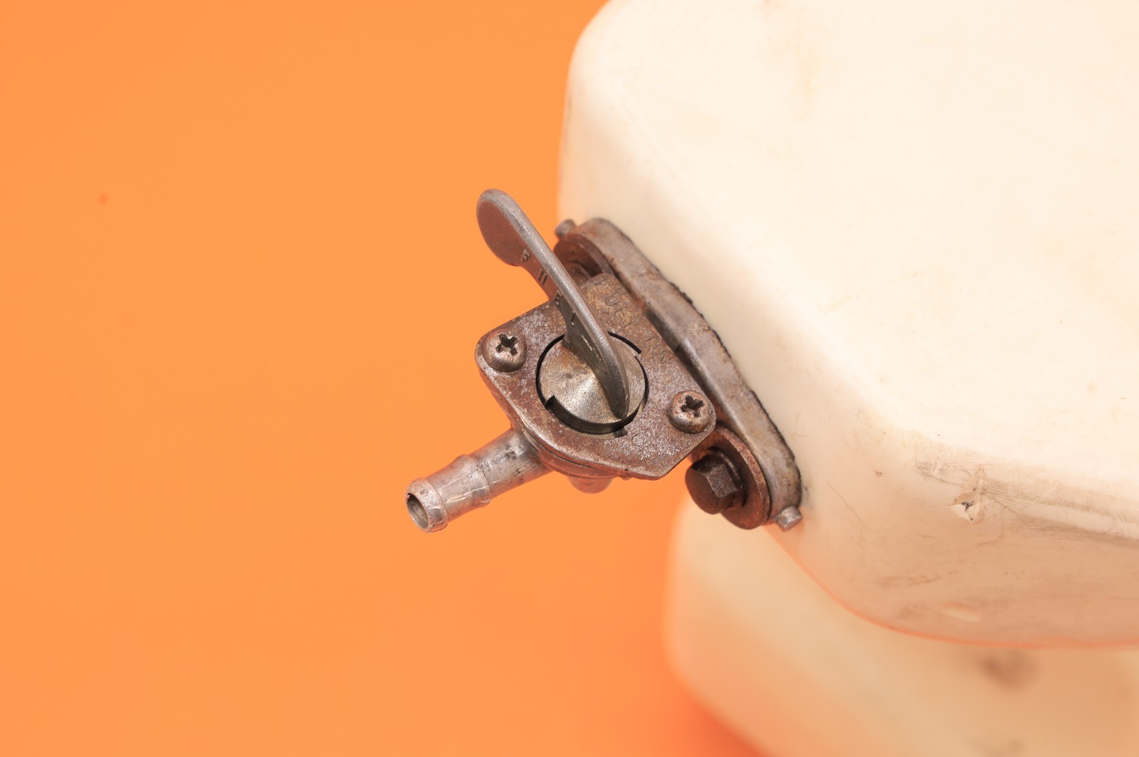 1995 93-97 CR125R CR125 OEM Gas Tank Fuel Cell Petrol Canister Cap Valve Mount