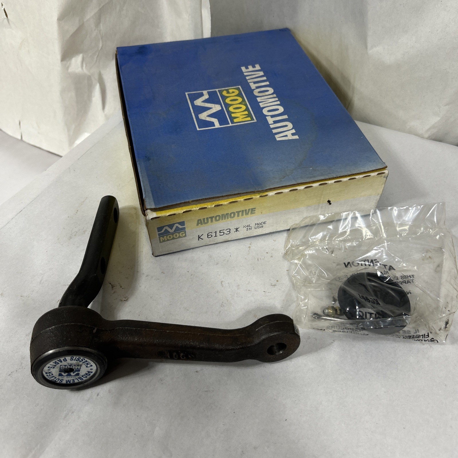 1974-77 GM Full & Midsize Car Steering Idler Arm Moog K6153 NOS Many Application