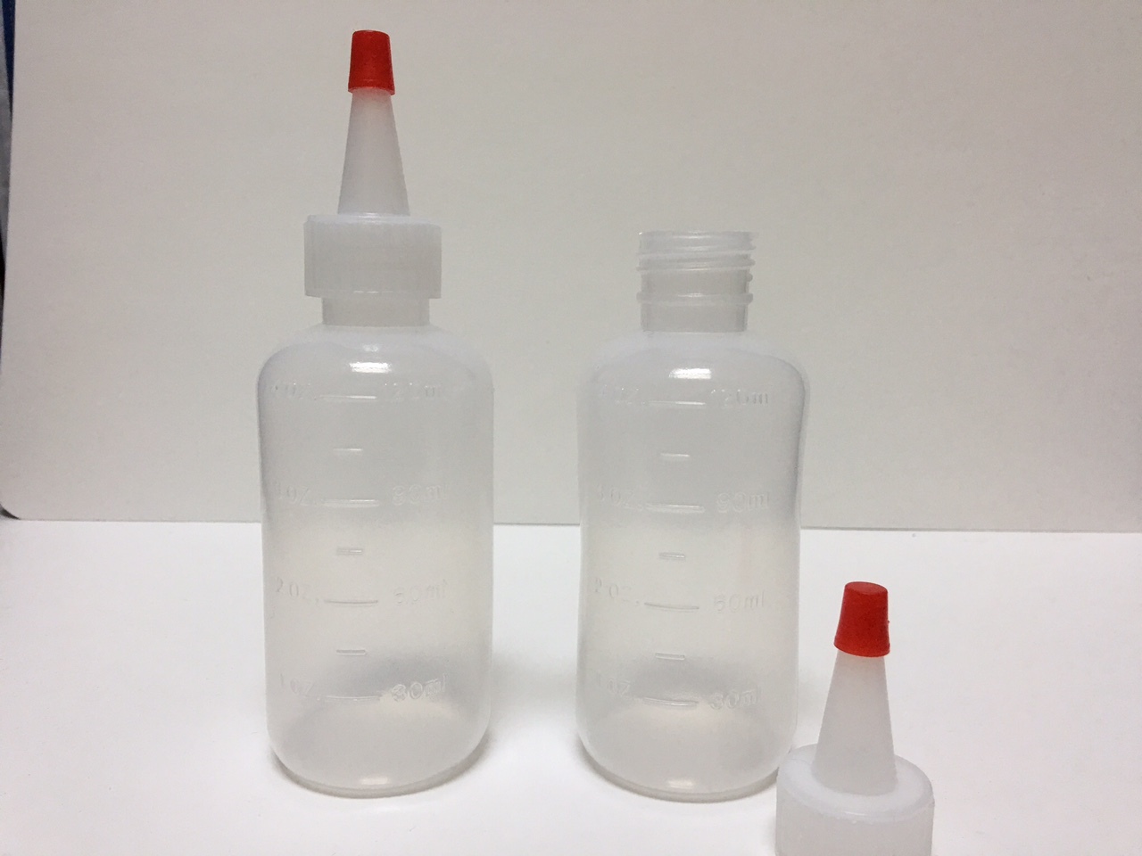 5 pack of 4oz (120mL) Plastic Boston Round Squeeze Bottles + Yorker Caps LDPE