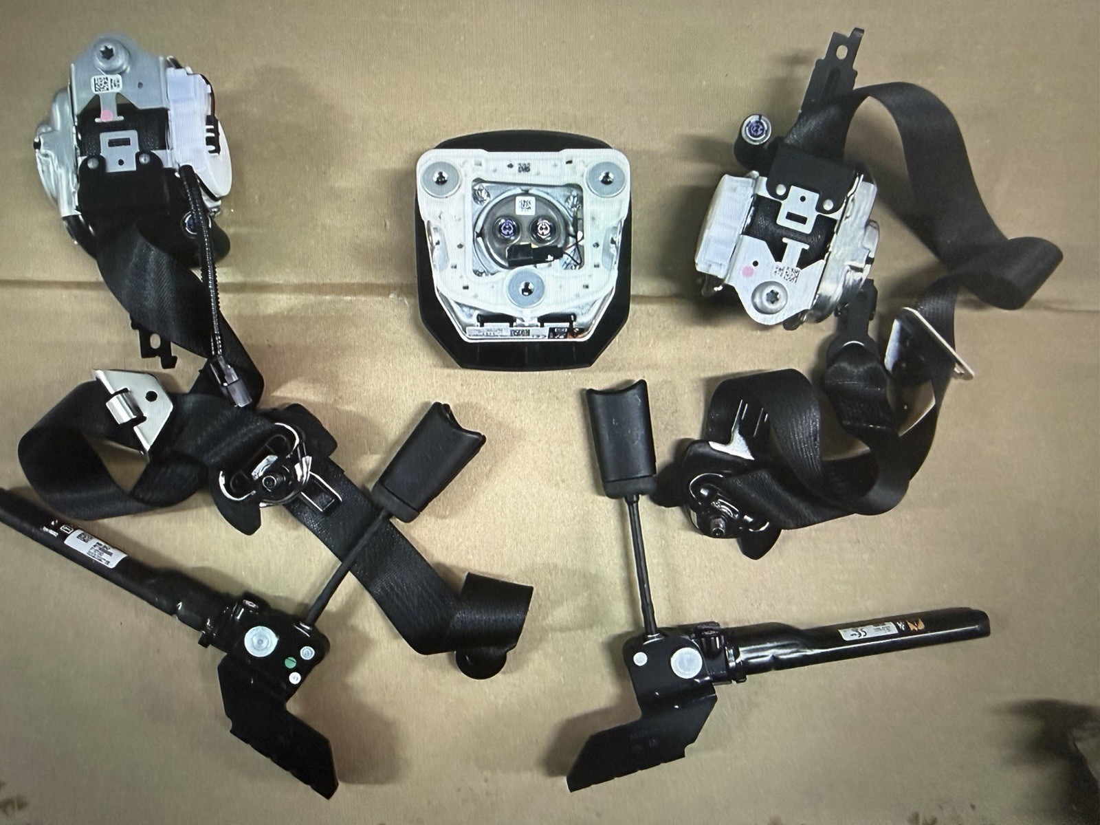 2020-2021-2022-2023-2024-2025-GMC Sierra Driver Wheel Airbag & Seatbelts