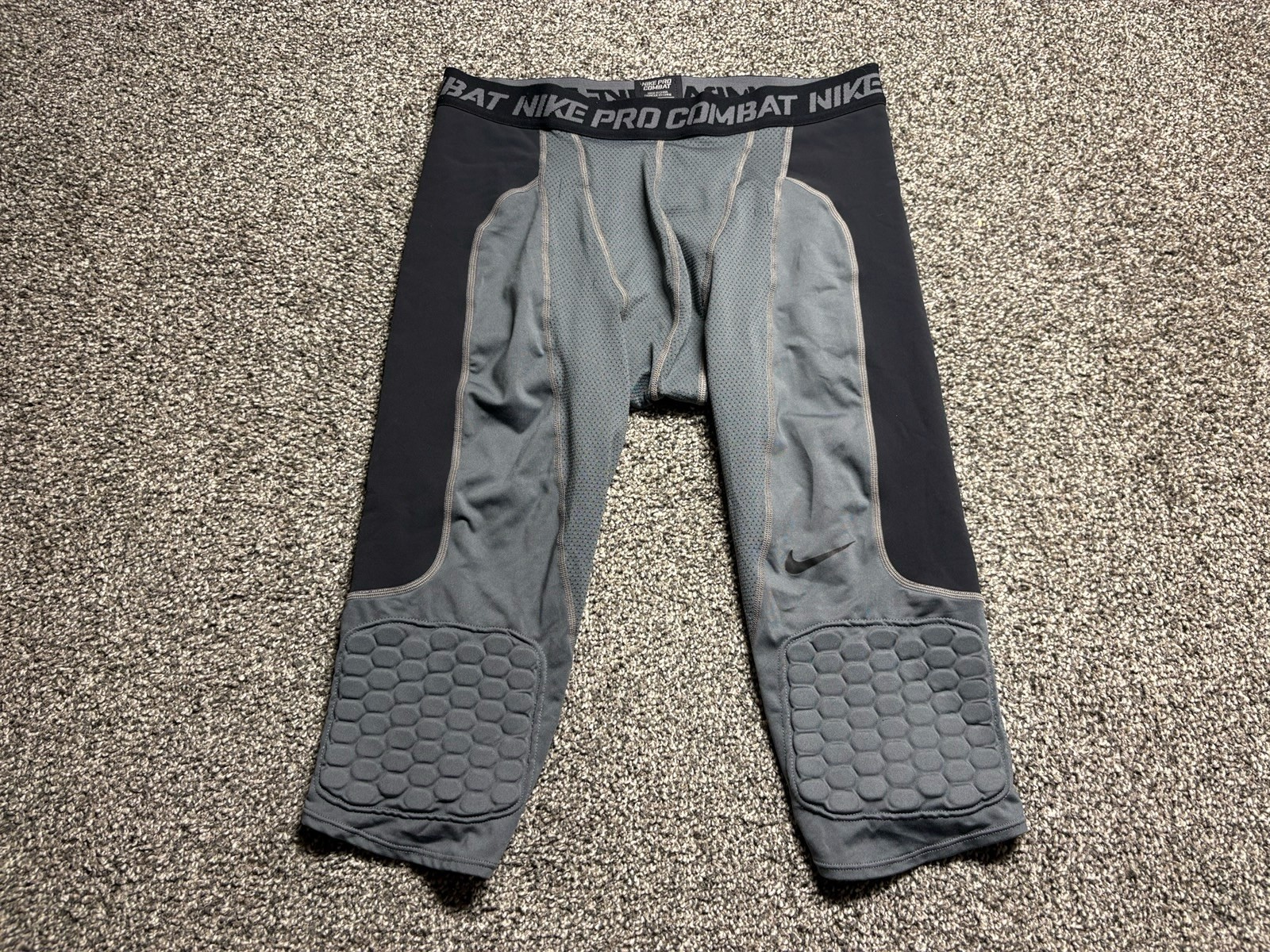 NIKE PRO COMBAT Knee Pads Compression Pants Mens Large 3/4 Sliding