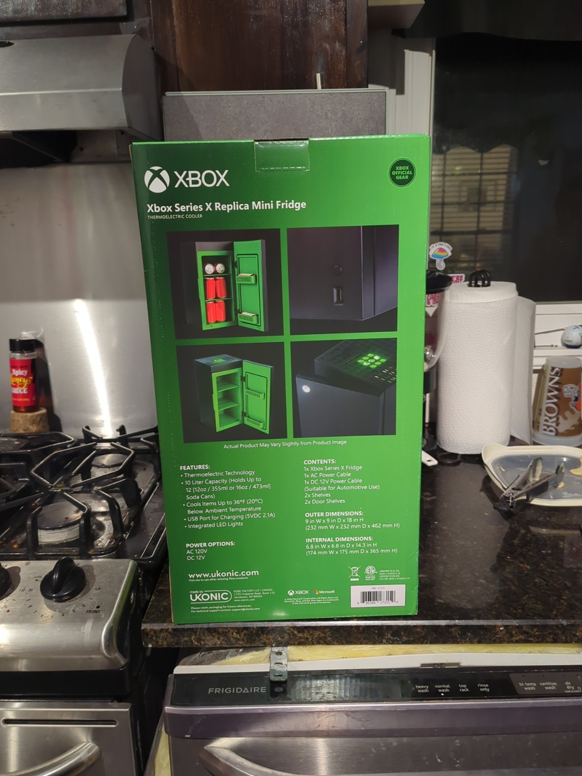 Ukonic Xbox Series X Replica Mini Fridge