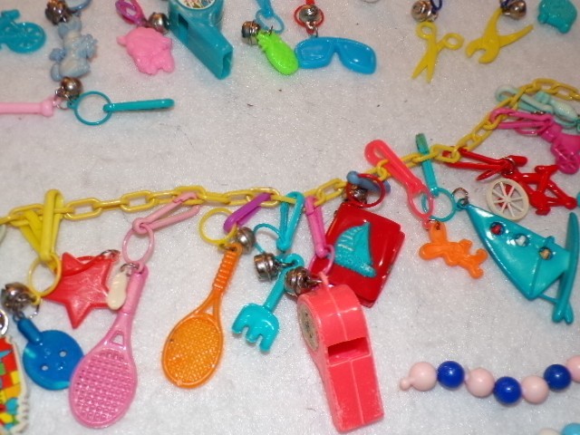 Vintage 1980s Plastic Clip Bell Charm Chain Lot Necklace Pop Beads [fa405]