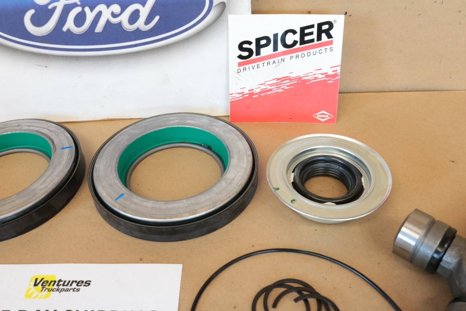 2016-2023 Ford F250 F350 4x4 Front Axle Shaft Seal And Greaseable U Joint Kit