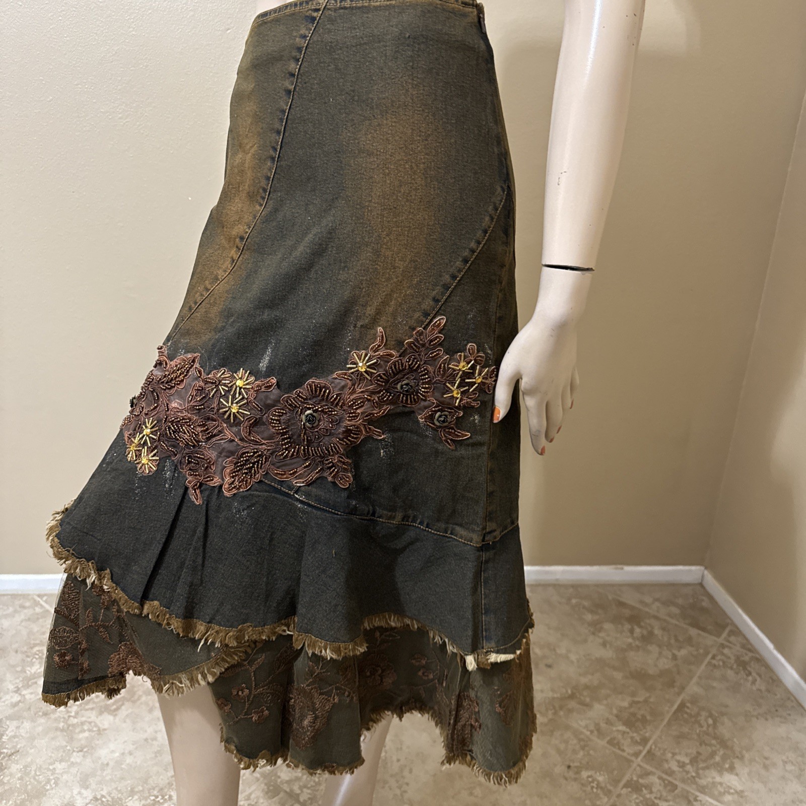 Women’s Brown Denim Cotton Stretch Boho Beaded Lace Zip Size M(6-8) Skirt 3716