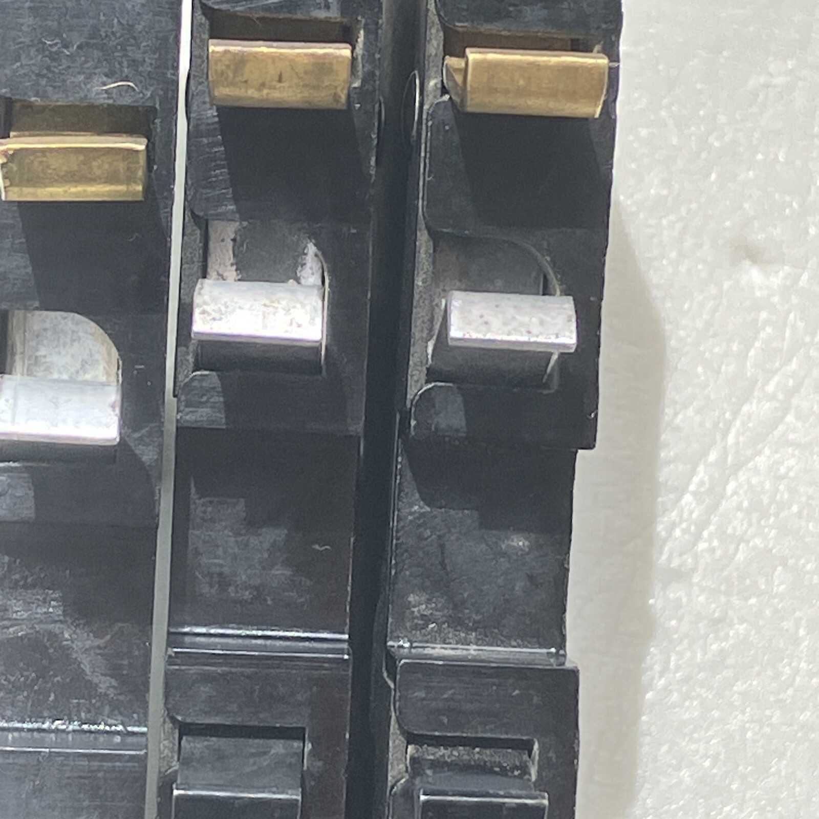 XO120 20 Amp Single Pole 20A 120V Circuit Breaker Square D / Cutler Hammer USED