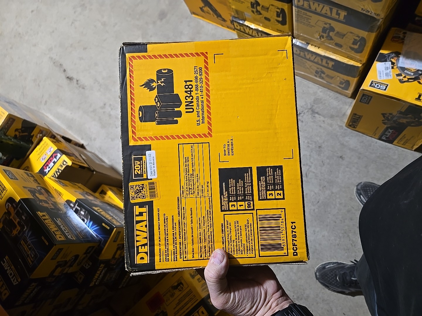 DEWALT DCF787C1 20-Volt Brushless 1/4" Impact Driver Kit (NEW SEALED)