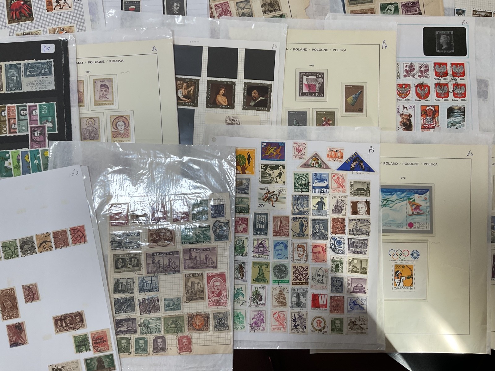 Poland stamps. Ex dealer leaves. Mint/Used. Vintage to modern 1.8kg G118